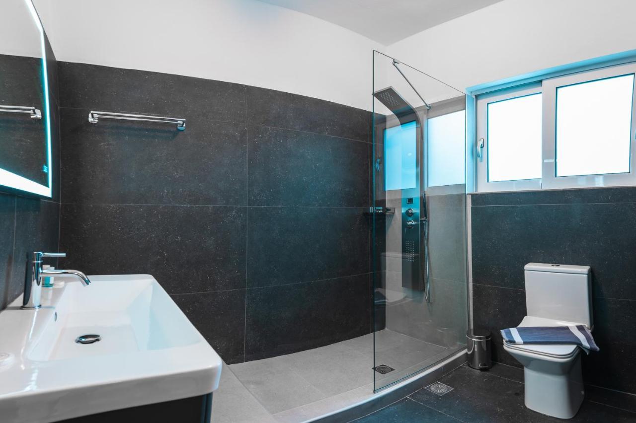 Noho Boutique , Premium Living Lazeon 7 דירה *
