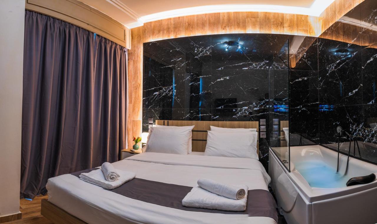 Noho Boutique , Premium Living Lazeon 7 דירה *